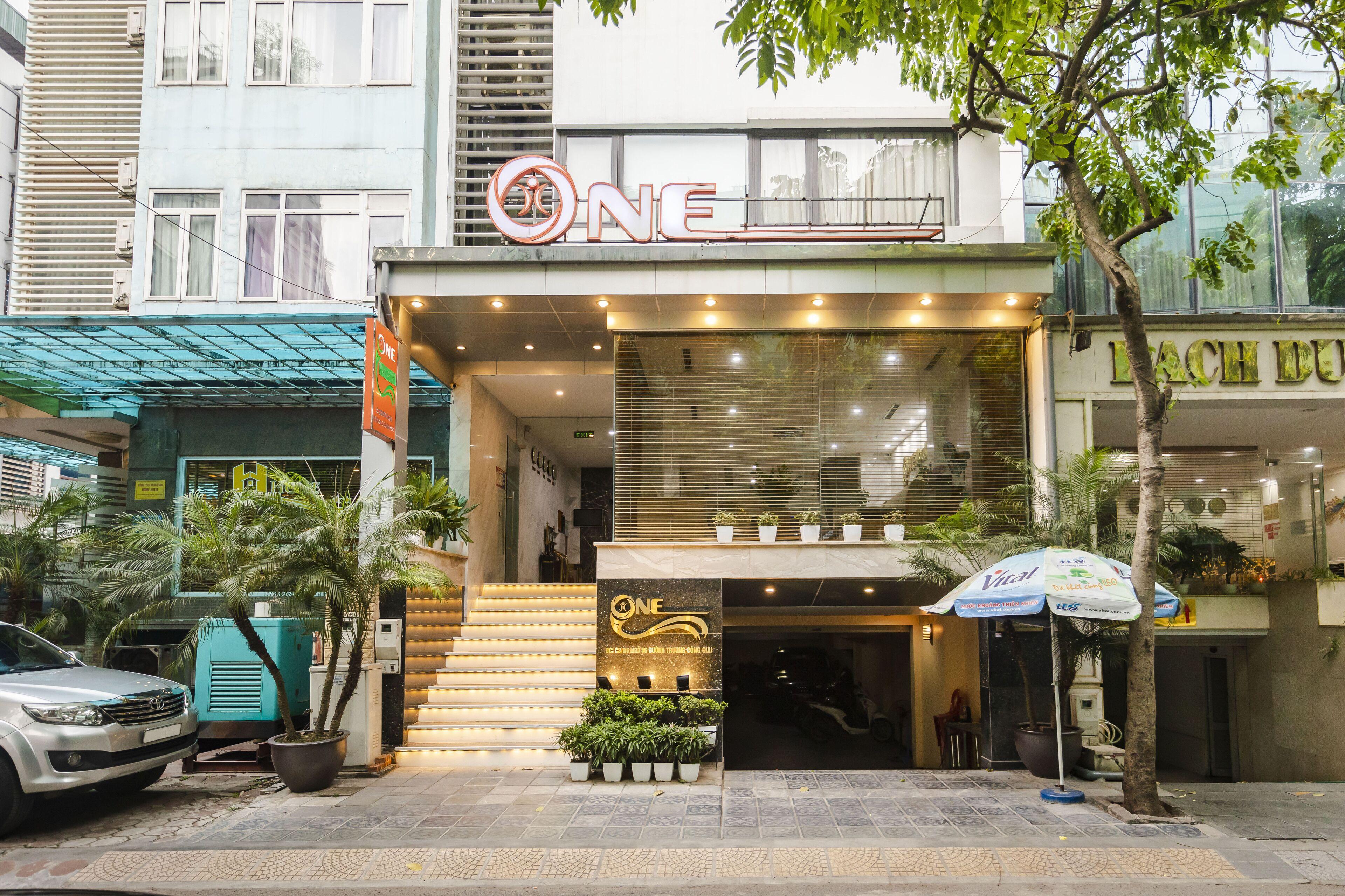 One Hotel — Photos 1